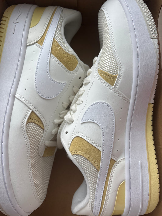 Nike Gamma Force, weiss/beige, Gr. 42,5