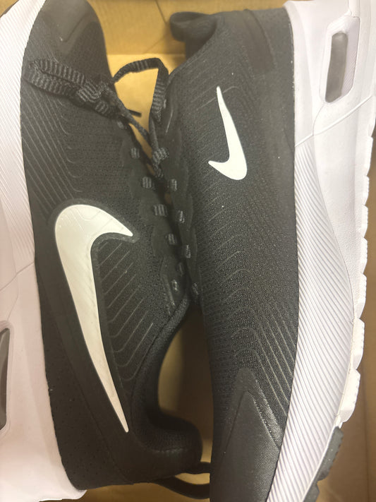 Nike Air Max Nuaxis, schwarz/weiss, Größe wählbar