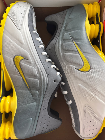 Nike Shox R4 in grau/gelb, Größe wählbar