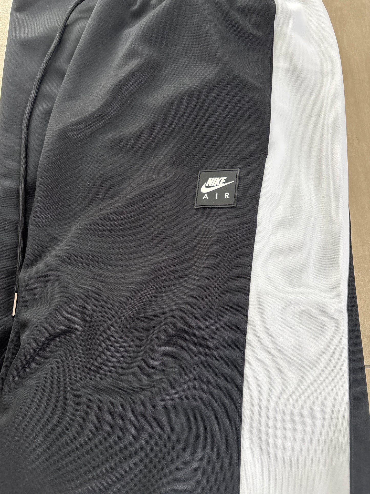 Nike in weiss/schwarz, Größe XL