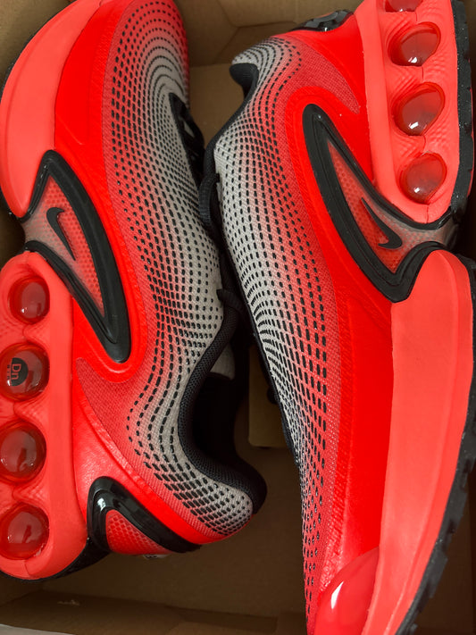 Nike Air Max DN in schwarz/orange, Gr. Wählbar