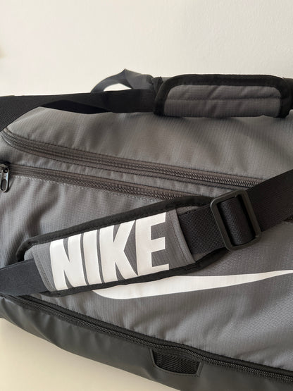Nike Sporttasche in schwarz/grau, 60 Liter
