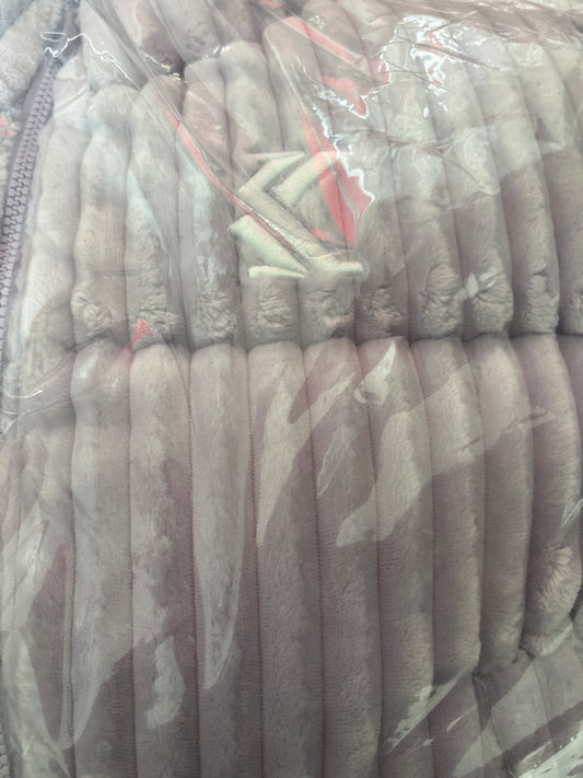 Karl Kani Damen Winterjacke, Größe wählbar in Flieder