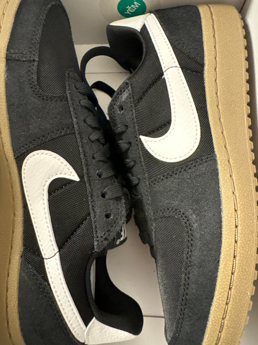 Nike Field General, schwarz/weiss in Größe 38,5