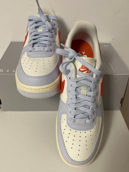 Nike Air Force 1 '07 in weiß/violett/orange/creme, Größe 40,5