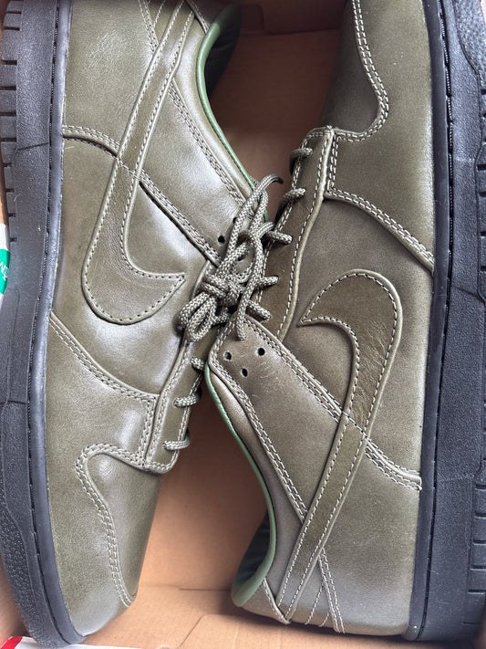 Nike Dunk low, dunkelgrün, Größe 49,5