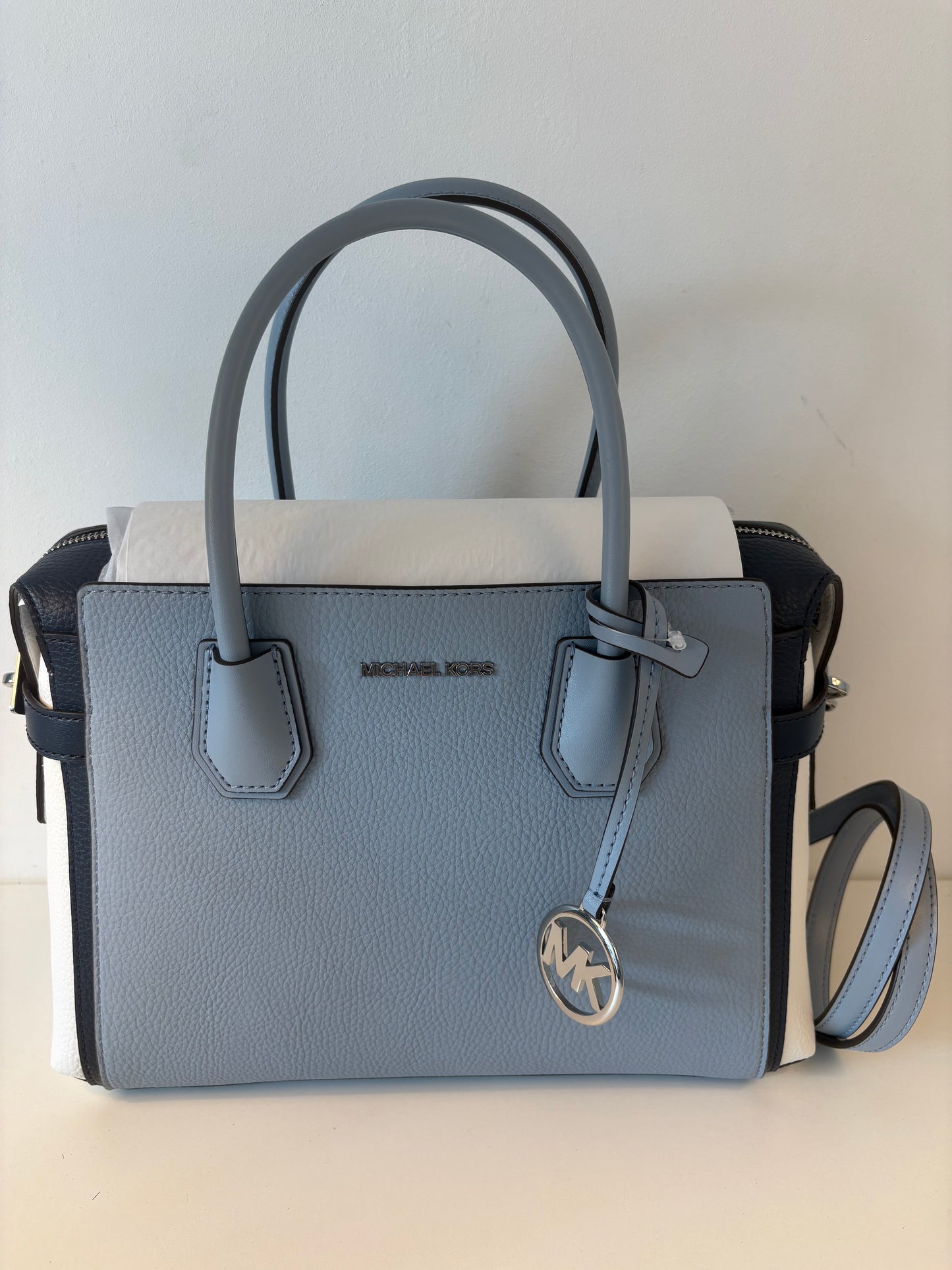 Michael Kors Mercer Medium in pale blau multi