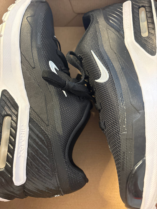 Nike Air Max Bia in schwarz/weiss, Größe 43