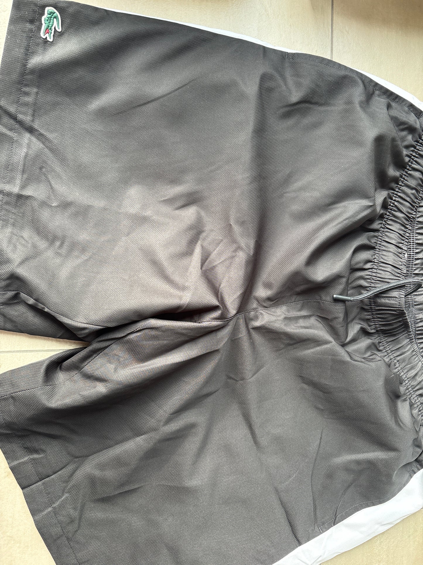 Lacoste kurze Hose, schwarz/weiss, Größe wählbar