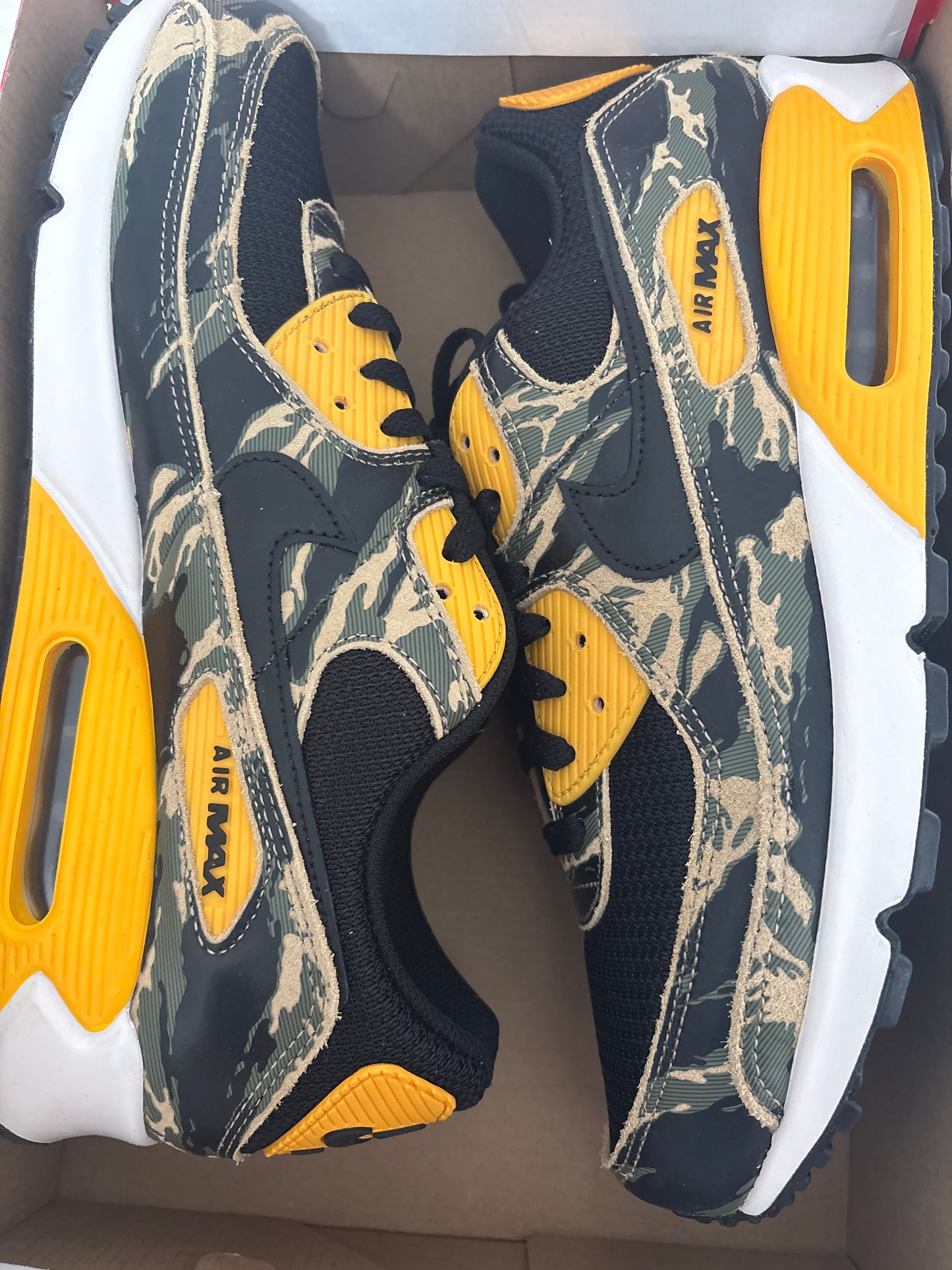 Nike Air Max 90 PRM in weiss/geöb/schwarz Camouflage, Größe 45