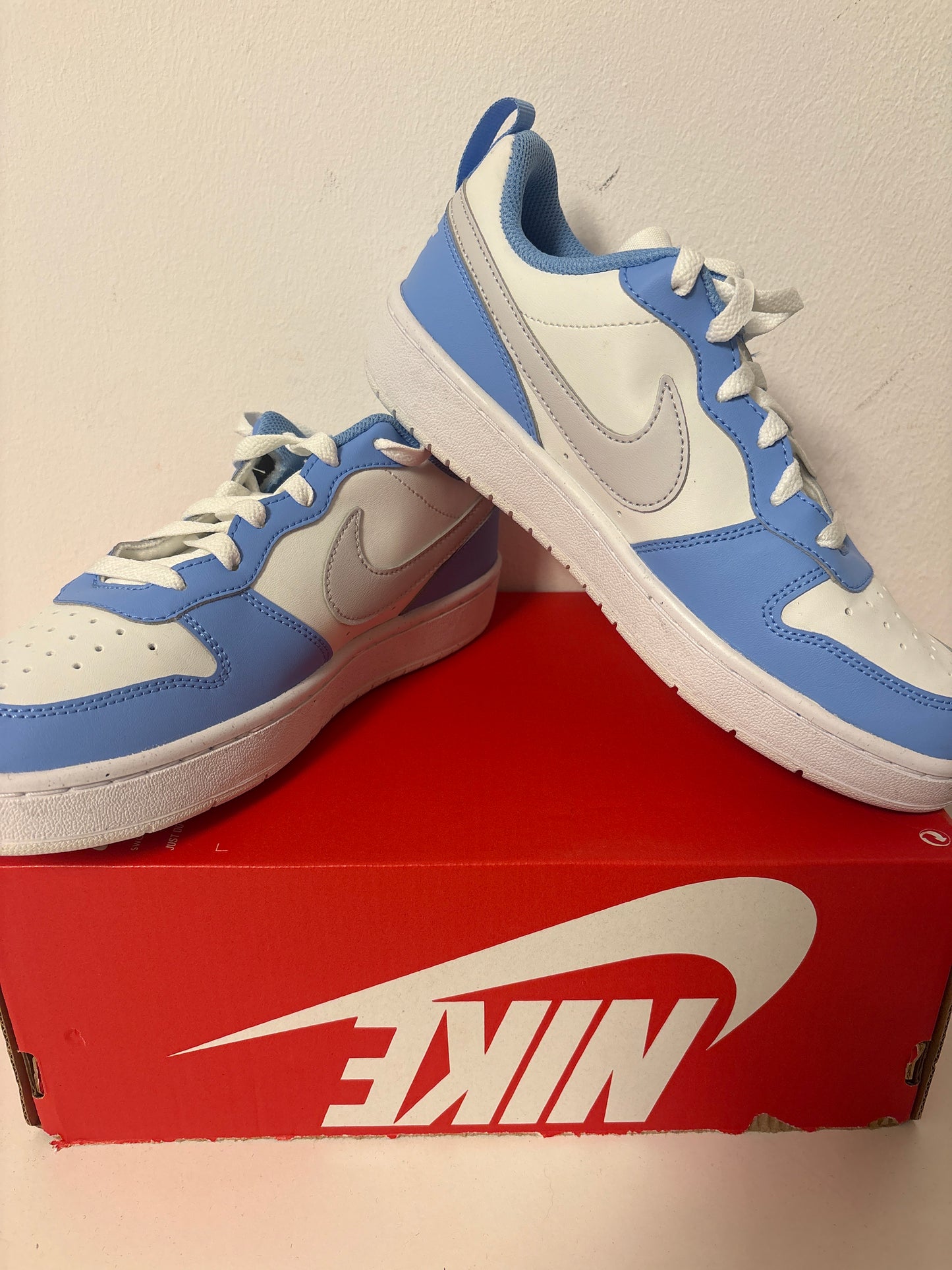 Nike Court Borough Low Recraft in weiss/hellblau, Größe 38,5