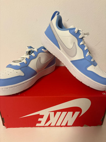 Nike Court Borough Low Recraft in weiss/hellblau, Größe 38,5