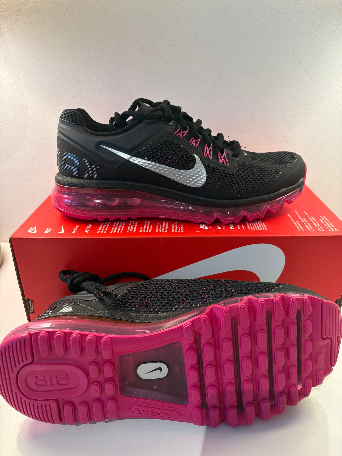Nike Air Max 2013 in schwarz/pink, Gr. 39