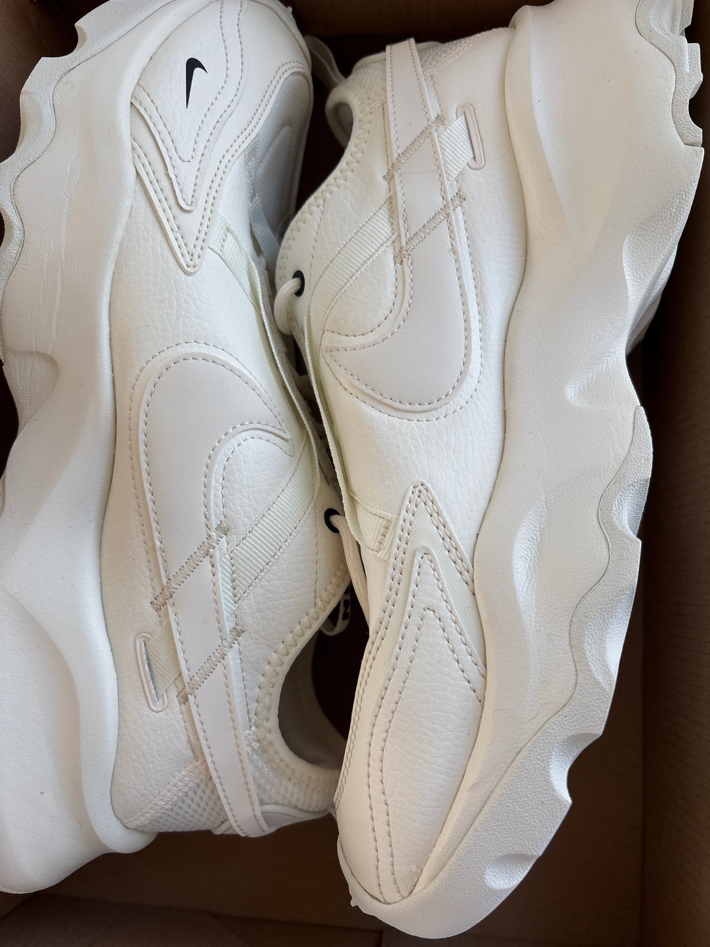 Nike TC 7900 in Creme, Größe wählbar