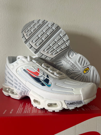 Nike Air Max Plus III in weiß/grau/bunt, Größe 38