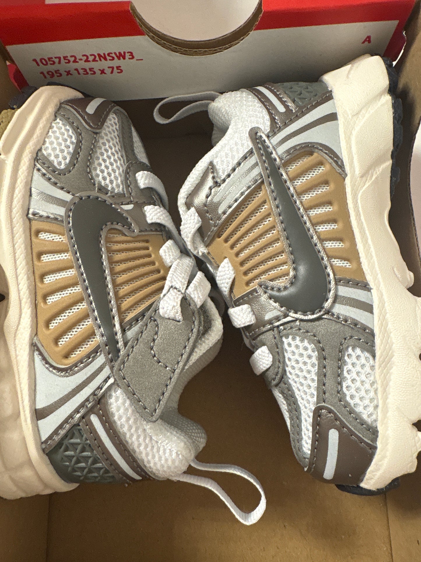 Nike Zoom Vomero 5, Größe 21