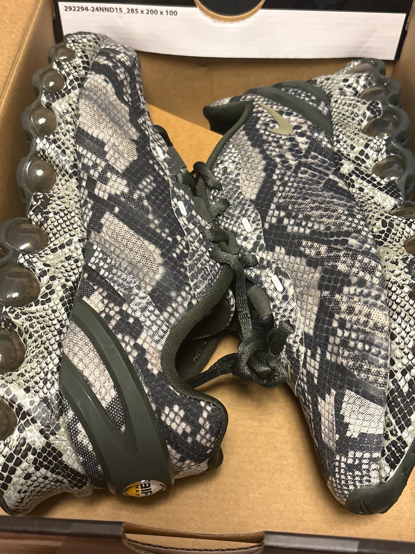 Nike AirMax DN8 mit Schlangenmuster, Größe 35,5