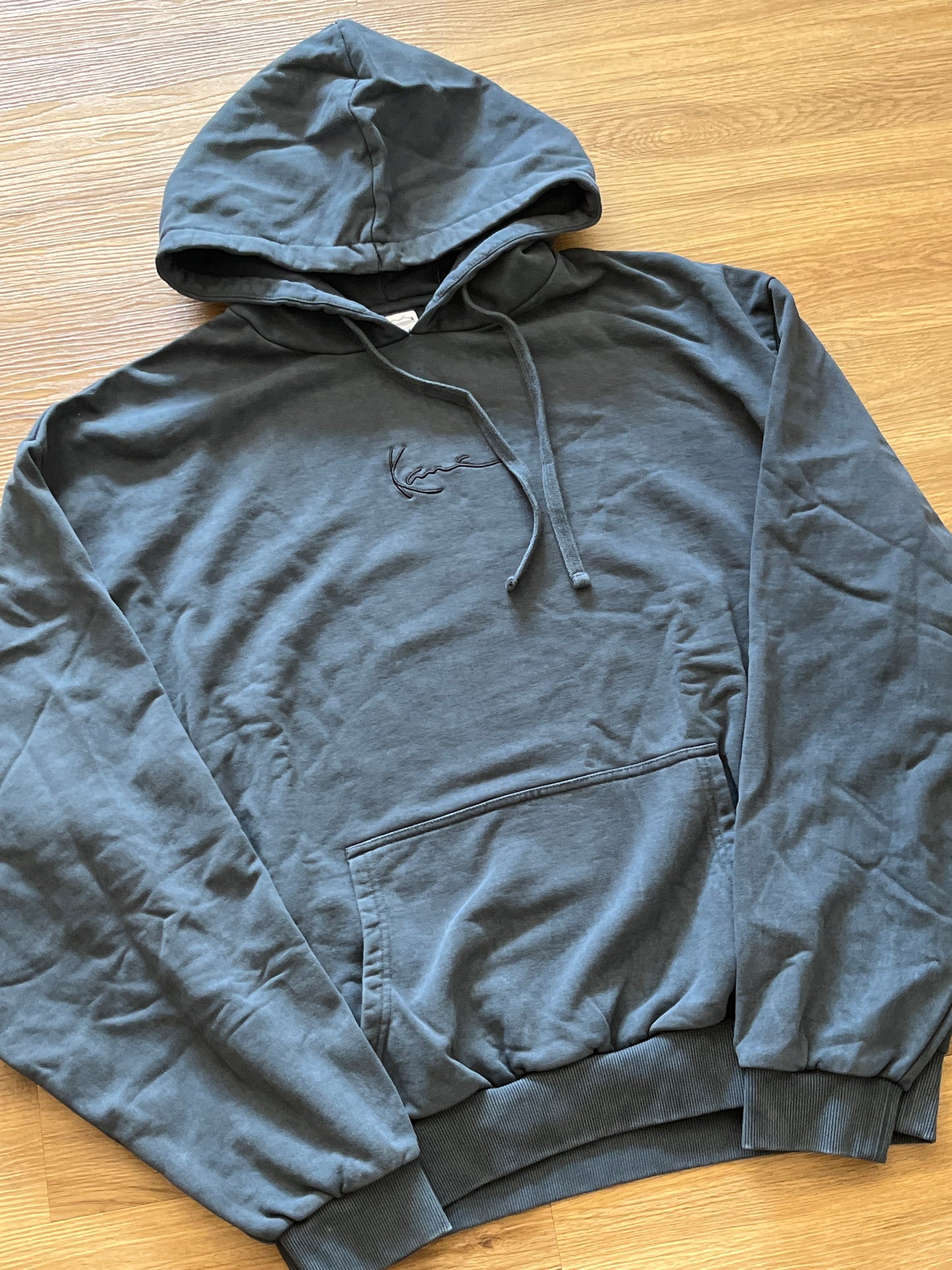 Karl Kani Hoodie in grau/blau mit Adler-Backprint, Größe XL