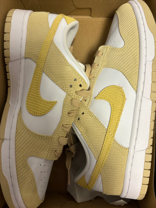 Nike Dunk low ockergelb/weiss/beige, Größe 42,5