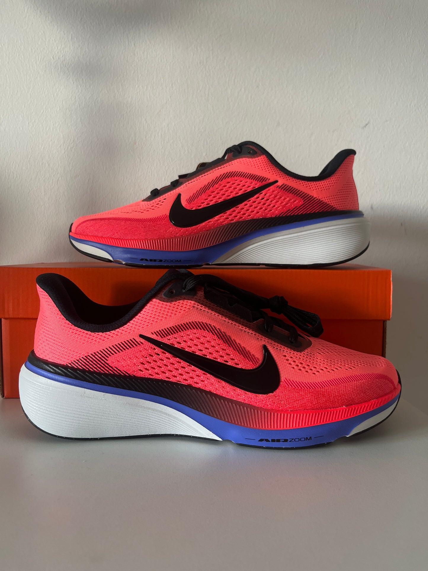 Nike Air Zoom Pegasus 42 in neonpink/blau/weiß/schwarz, Größe 39
