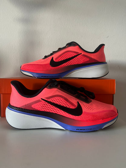 Nike Air Zoom Pegasus 42 in neonpink/blau/weiß/schwarz, Größe 39