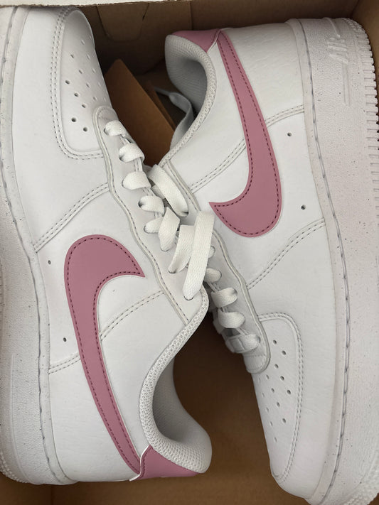 Nike Air Force 1 in weiss/rosa, Größe wählbar