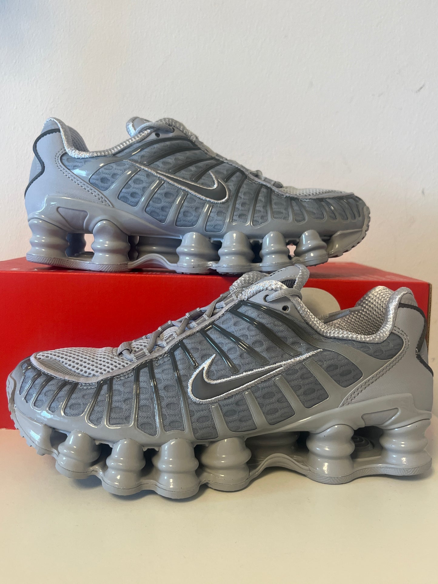 Nike Shox TL in verschiedenen Grautönen, Größe wählbar