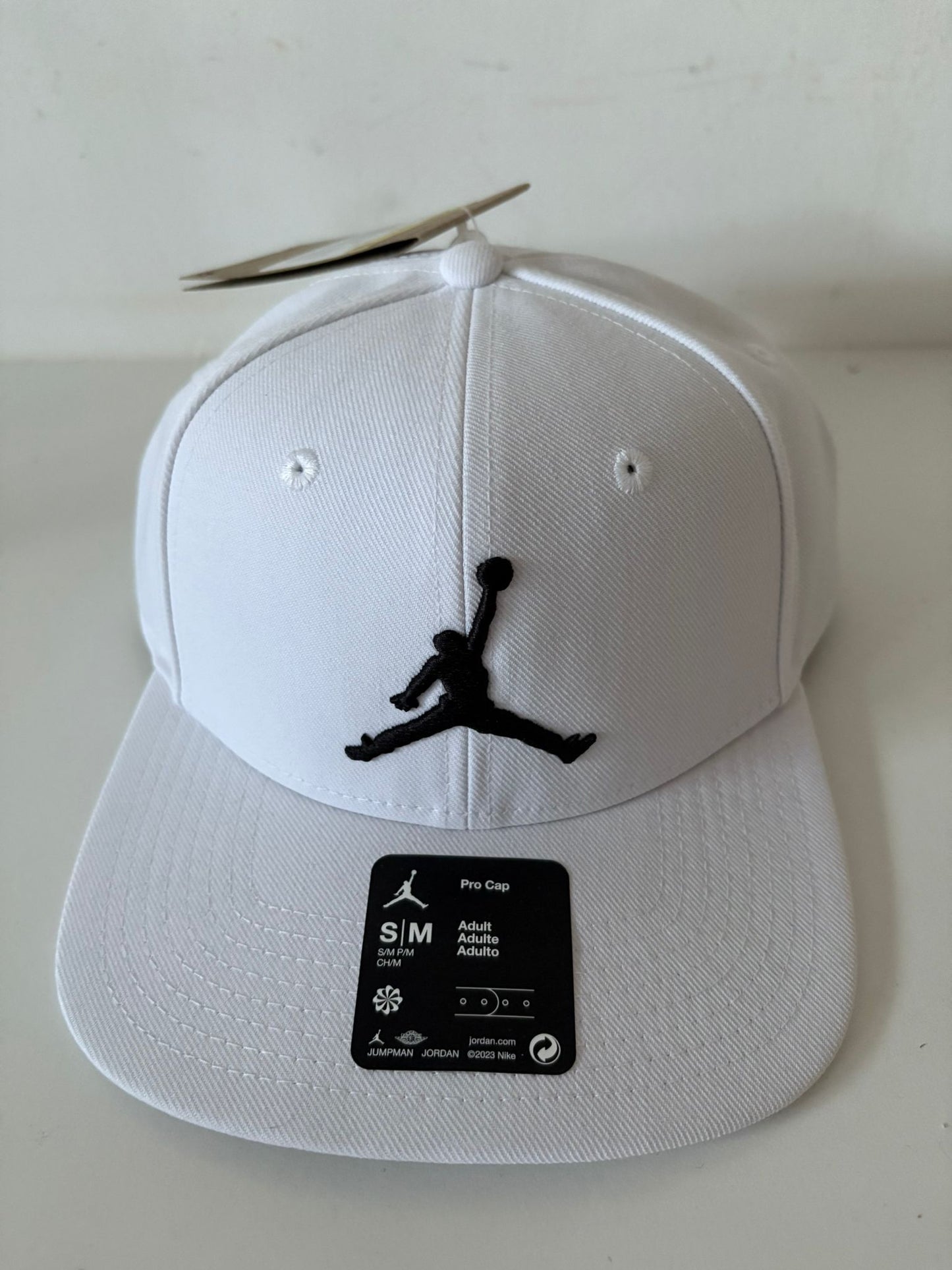 Nike Jordan Cap in weiss/schwarz, Größe wählbar