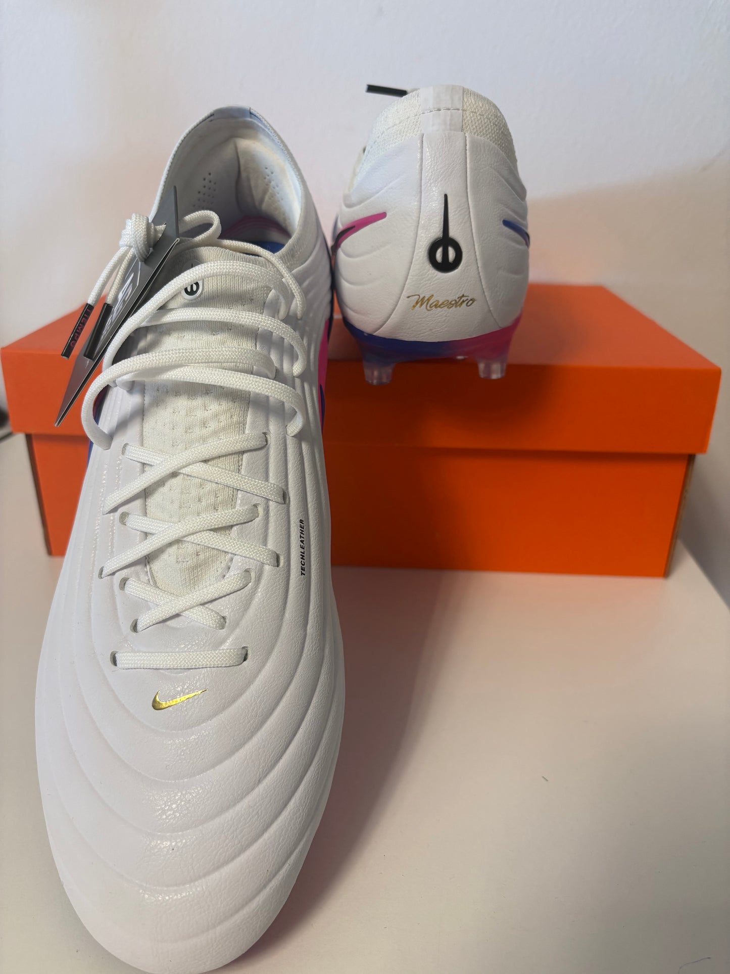Nike Tiempo Legend Elite AG-PRO, Größe wählbar in weiss/rosa/lila/schwarz ( Fussballschuh )