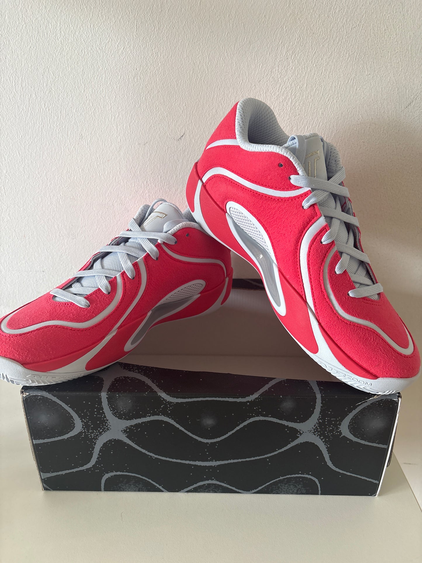 Nike Jordan Tatum 4, in rot/grau, Gr. Wählbar