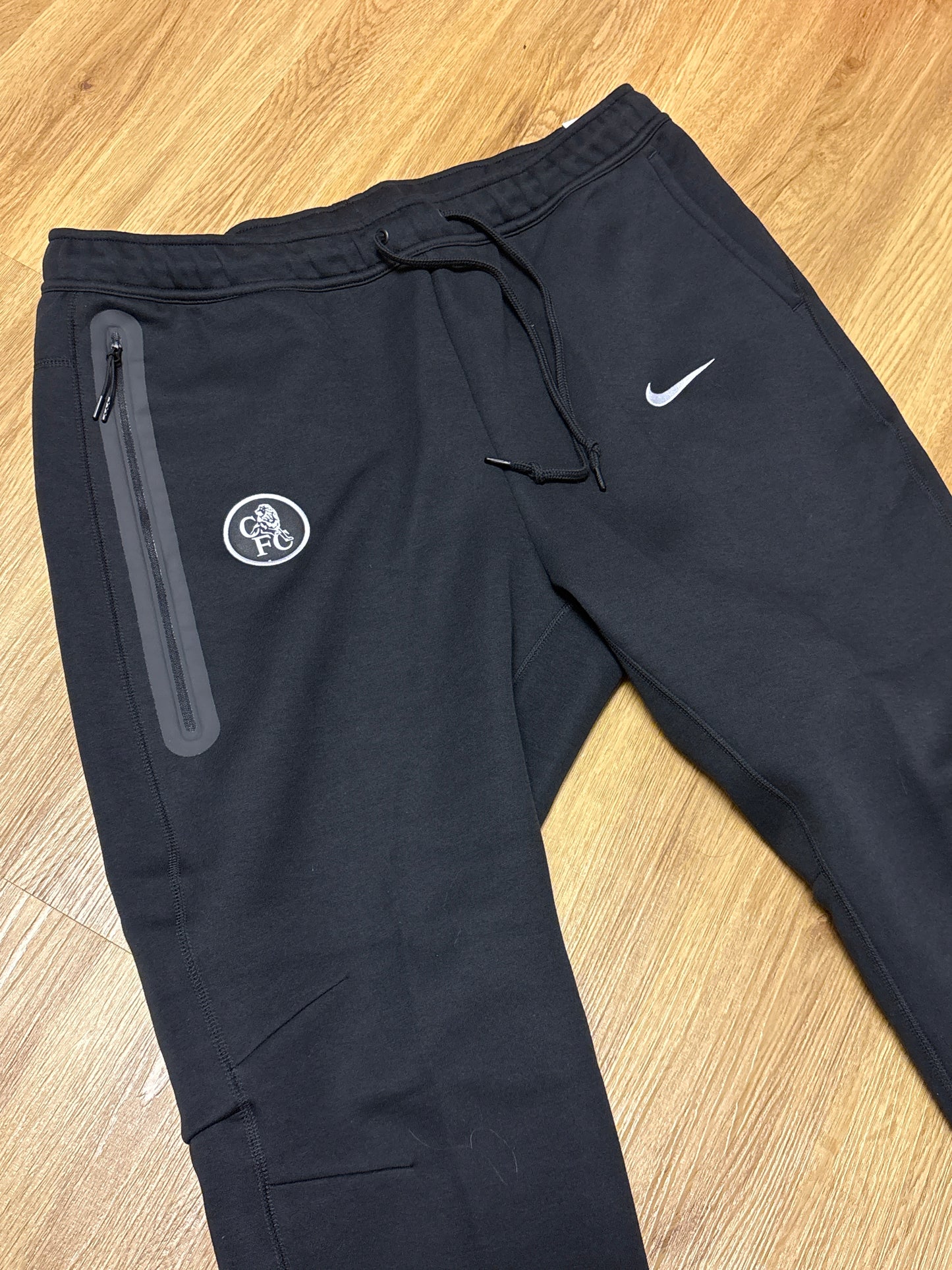 Nike x Chelsea Techfit Jogginghose in schwarz, Größe XXL