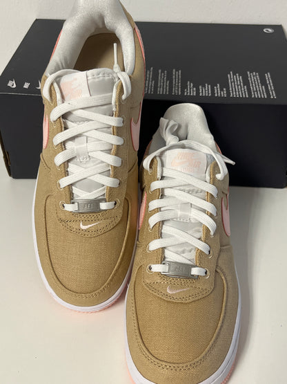 Nike Air Force 1 Retro in hellbraun/rosa/weiß, Größe 39
