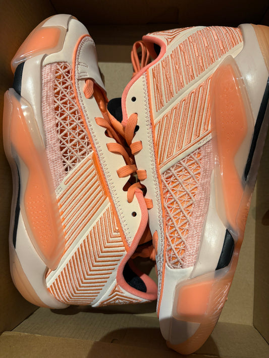 Nike Jordan XXXVIII, in aprikot, Gr. 38,5