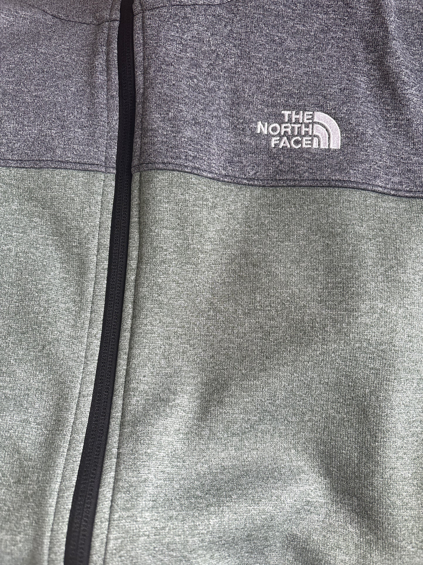 North Face Joggingjacke in grau/grünton, Grösse wählbar