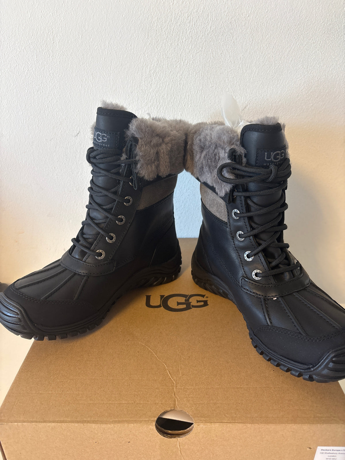 Ugg Adirondack Boot II, schwarz/plüsch, Größe wählbar