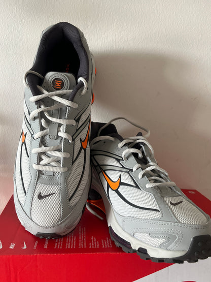 Nike Shox Ride 2 in weiß/grau/orange, Größe 44,5