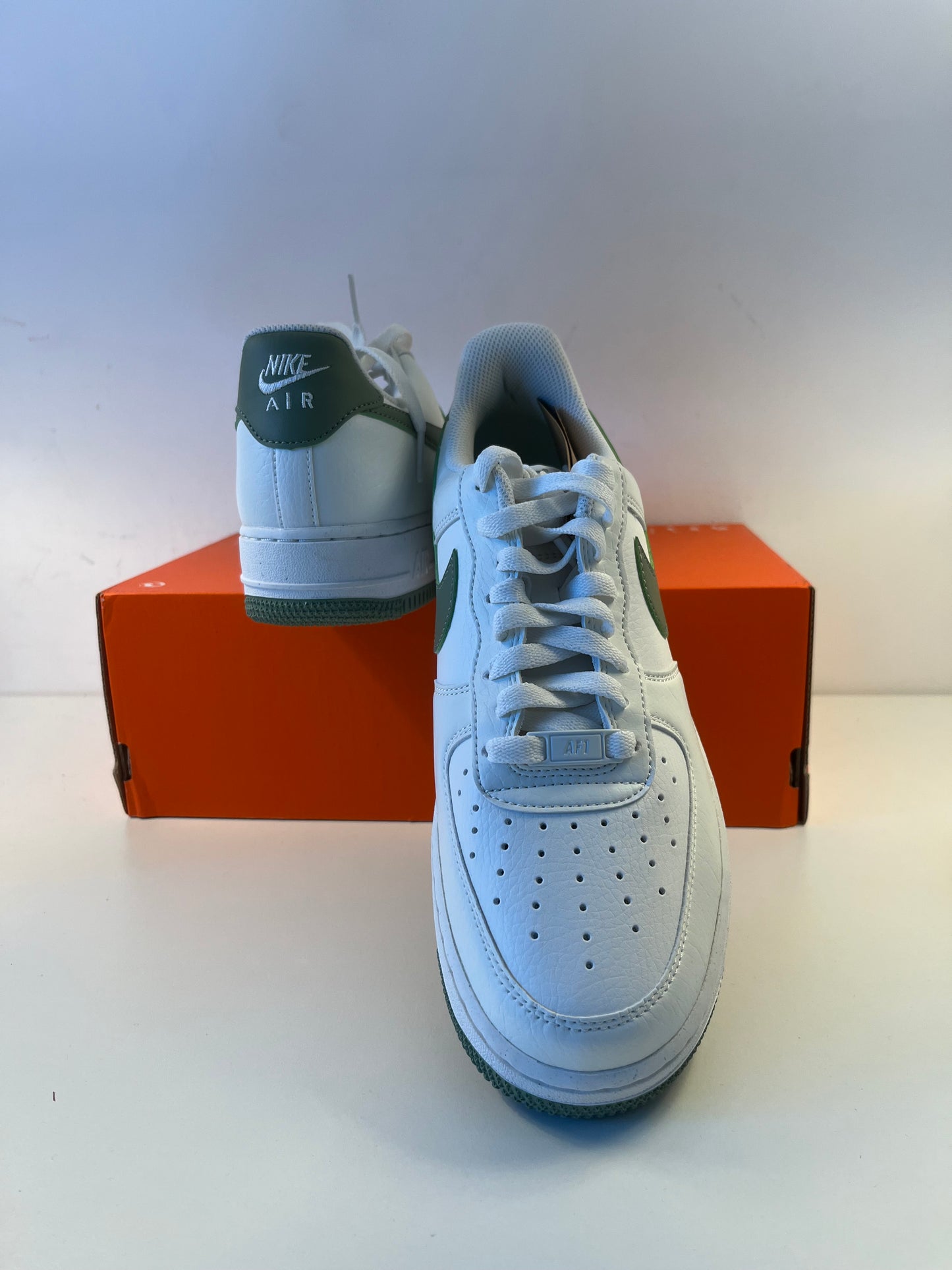 Nike Air Force 1 weiss/grün, grüne Sohle in Größe wählbar