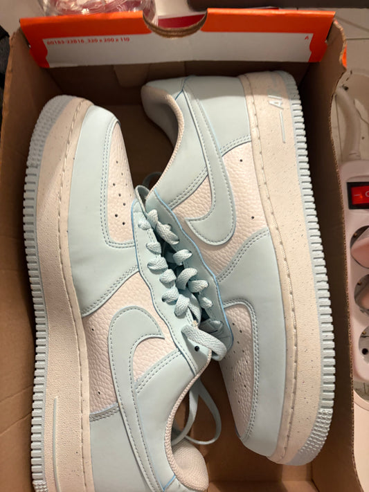 Nike Air Force 1 Gr. 42 weiss/hellblau