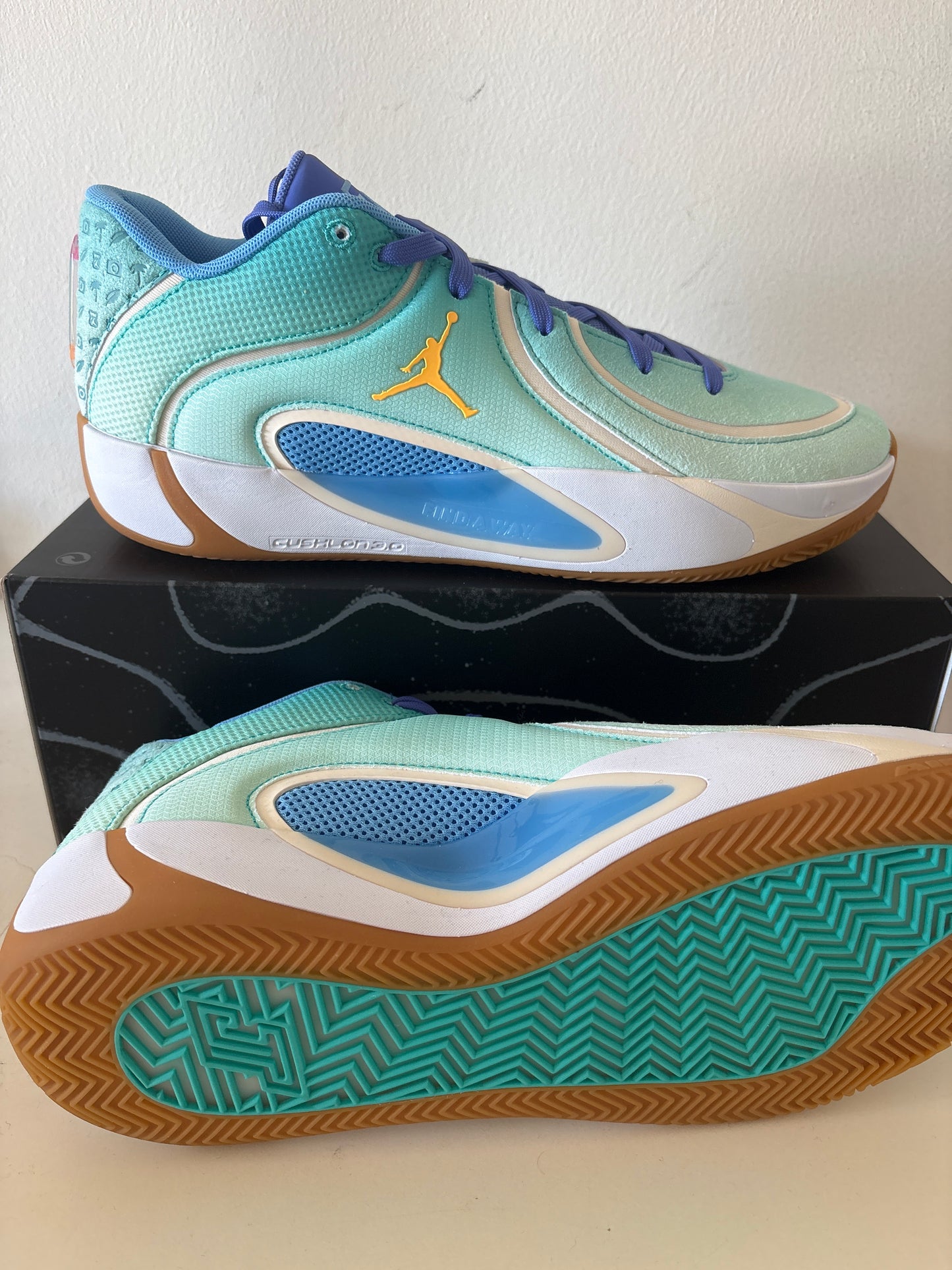 Nike Jordan Tatum 4, in weiß/türkis/blau, Größe wählbar