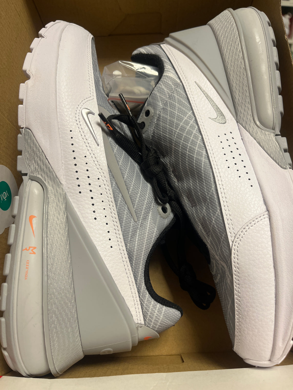 Nike Air Max Pulse weiß/grau/schwarz/orange, Größe 44