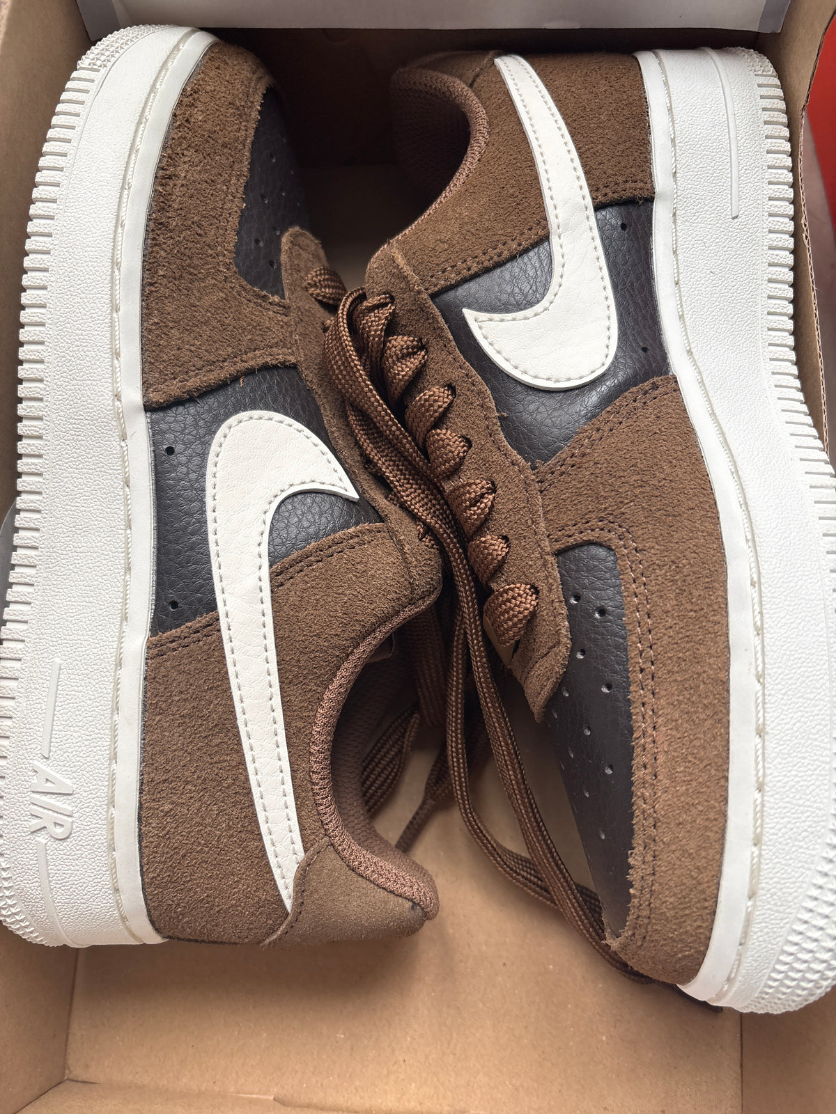 Nike Air Force 1 Gr. 35,5 in braun/schwarz