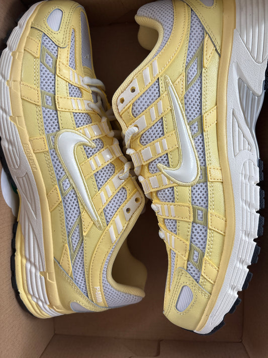 Nike P-6000 in gelb/weiss, Größe 39