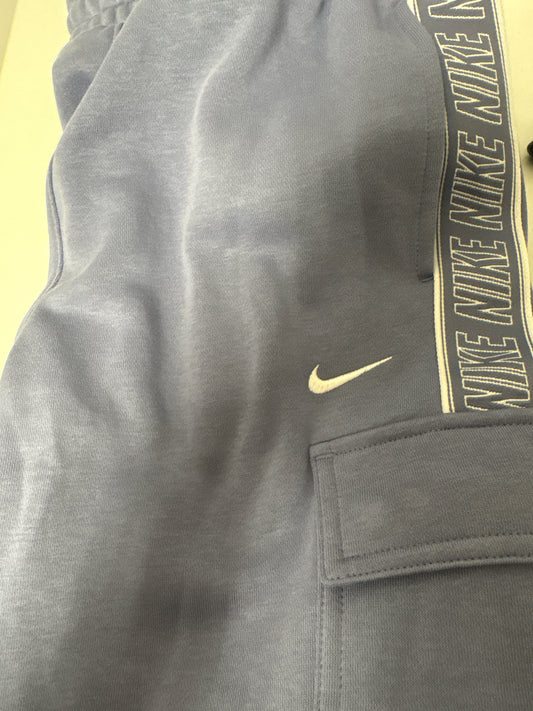 Nike Kinder Cargo Jogginghose in Flieder, Größe wählbar