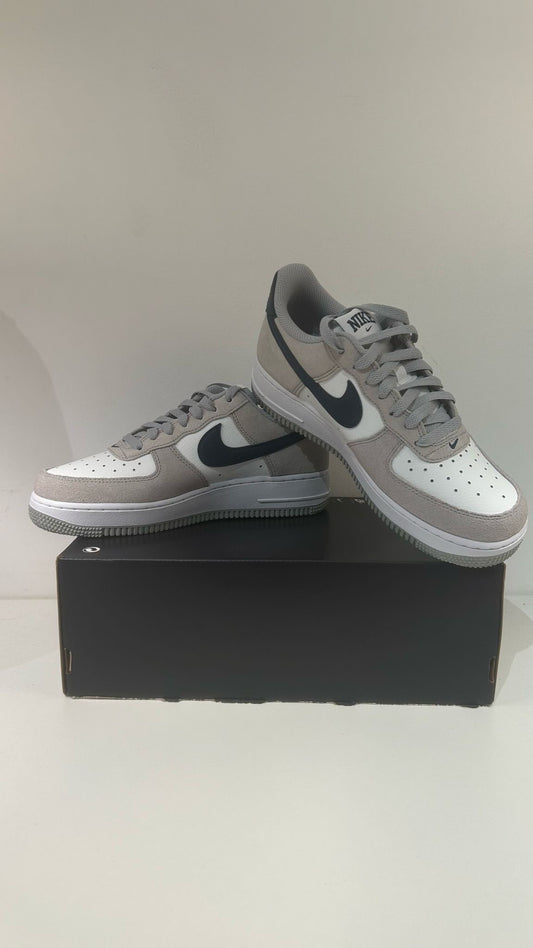 Nike Air Force 1 weiss/grau/dunkelblau, Größe 39