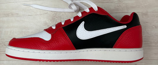 Nike Ebernon Low Premium in schwarz/weiss/rot, Größe wählbar