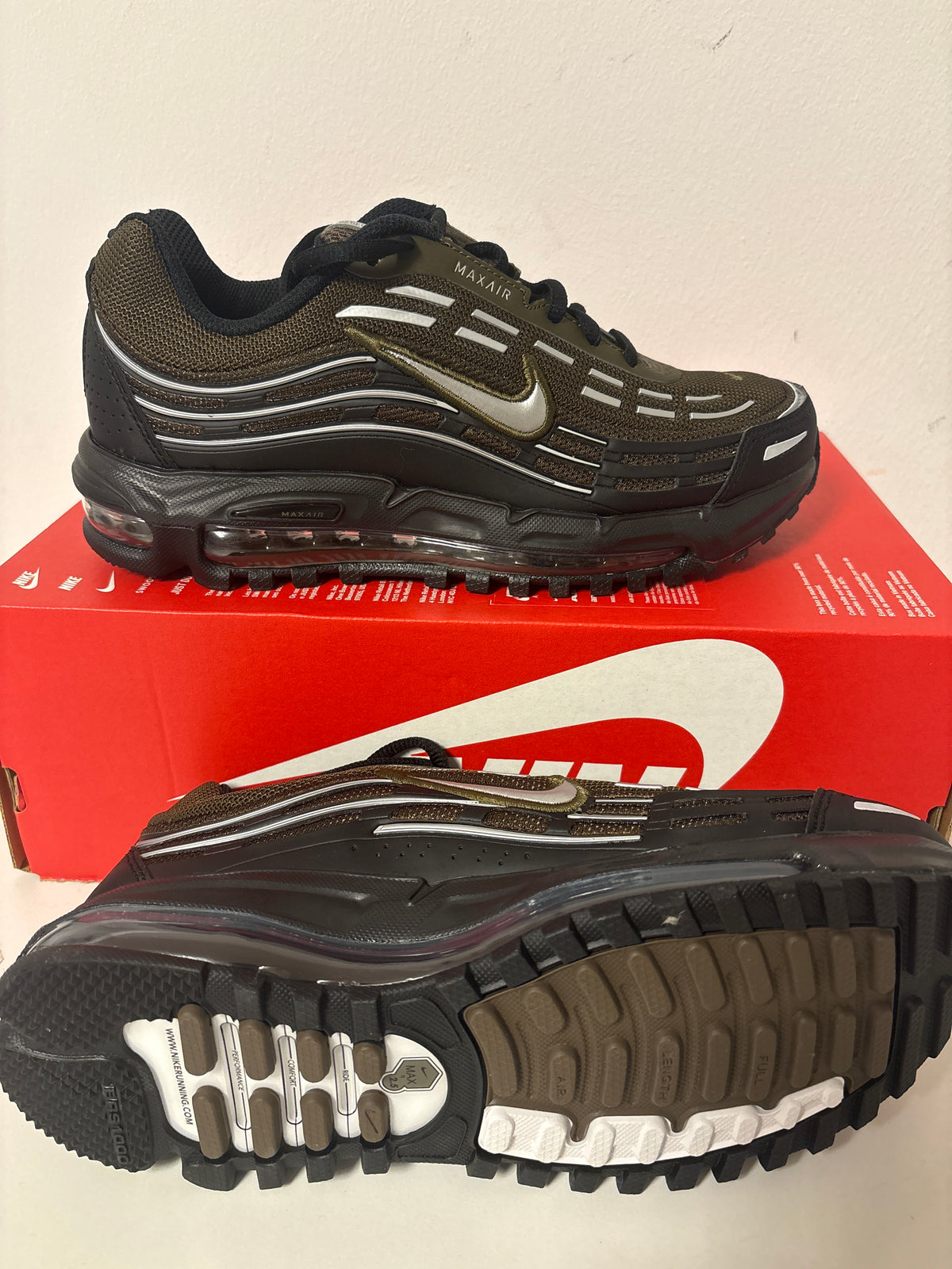 Nike Air Max TL 2.5 in schwarz/dunkelgrün, Größe wählbar