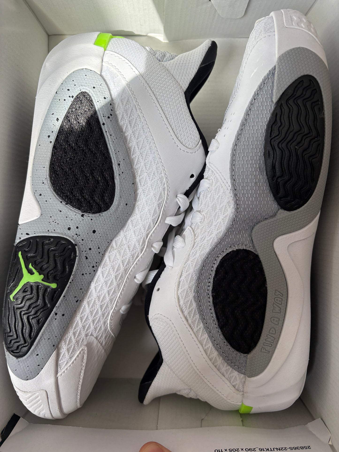 Nike Jordan Tatum 2, in weiss/schwarz/grau, Gr. 39