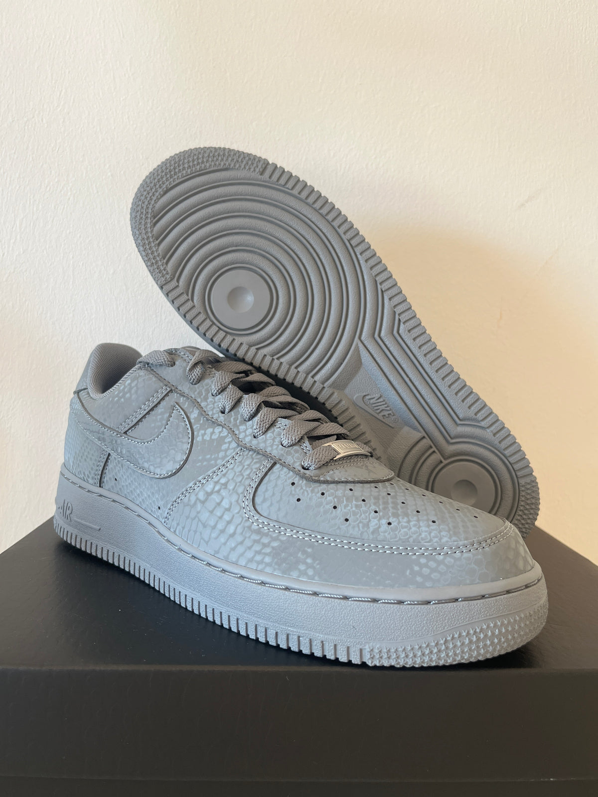Nike Air Force 1 x Kobe in grau „Mamba Forever“, Größe wählbar