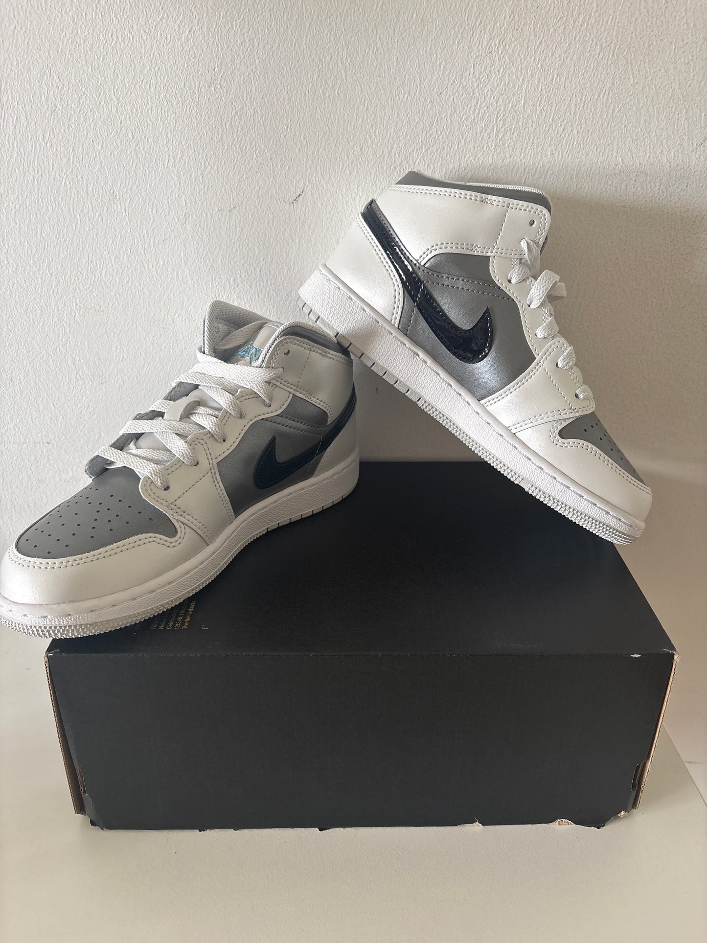 Nike Jordan 1 Mid  weiss/grau/schwarz, Größe 36