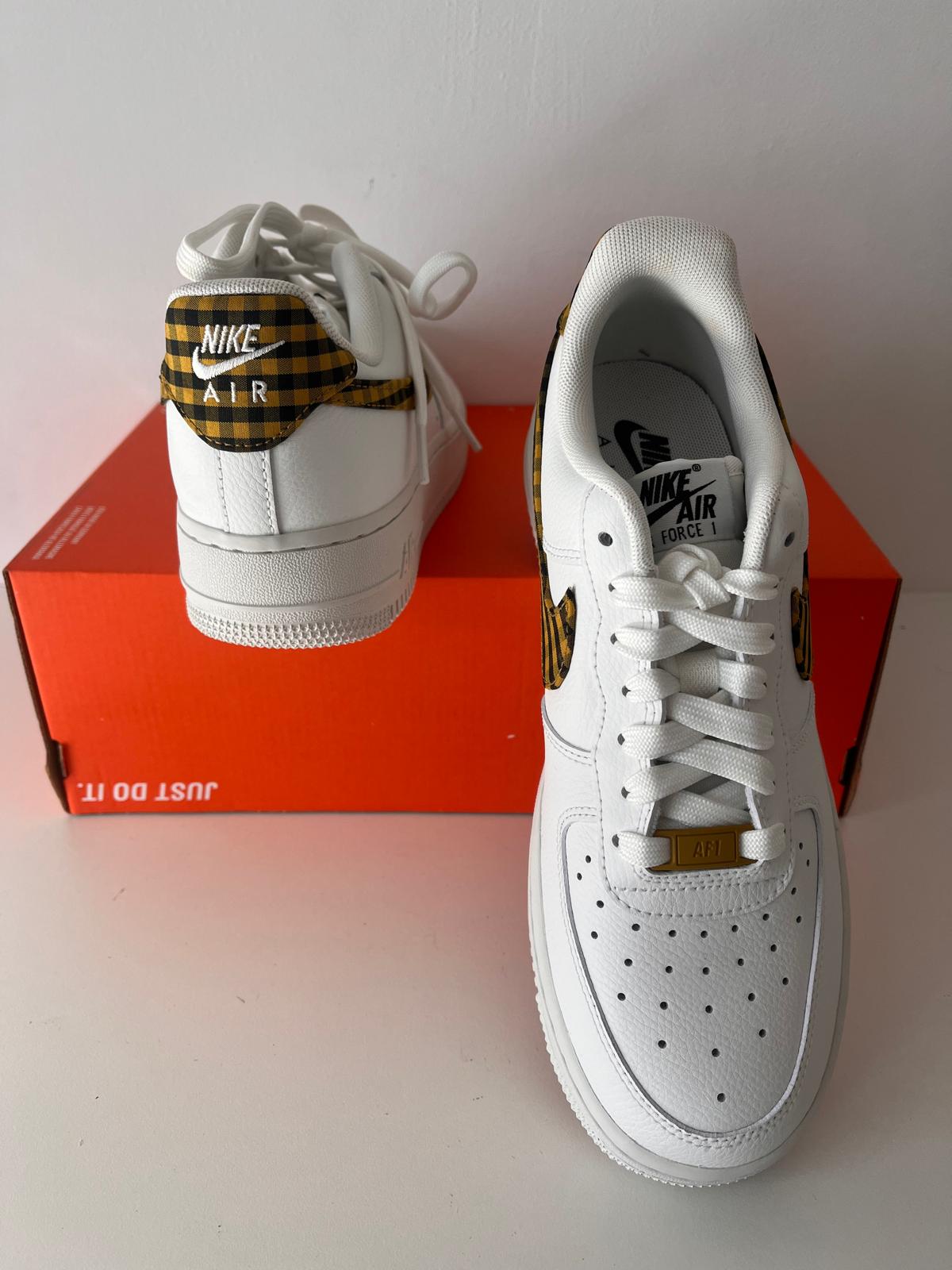 Nike Airforce 1 weiß kariertes Muster Größe 38,5